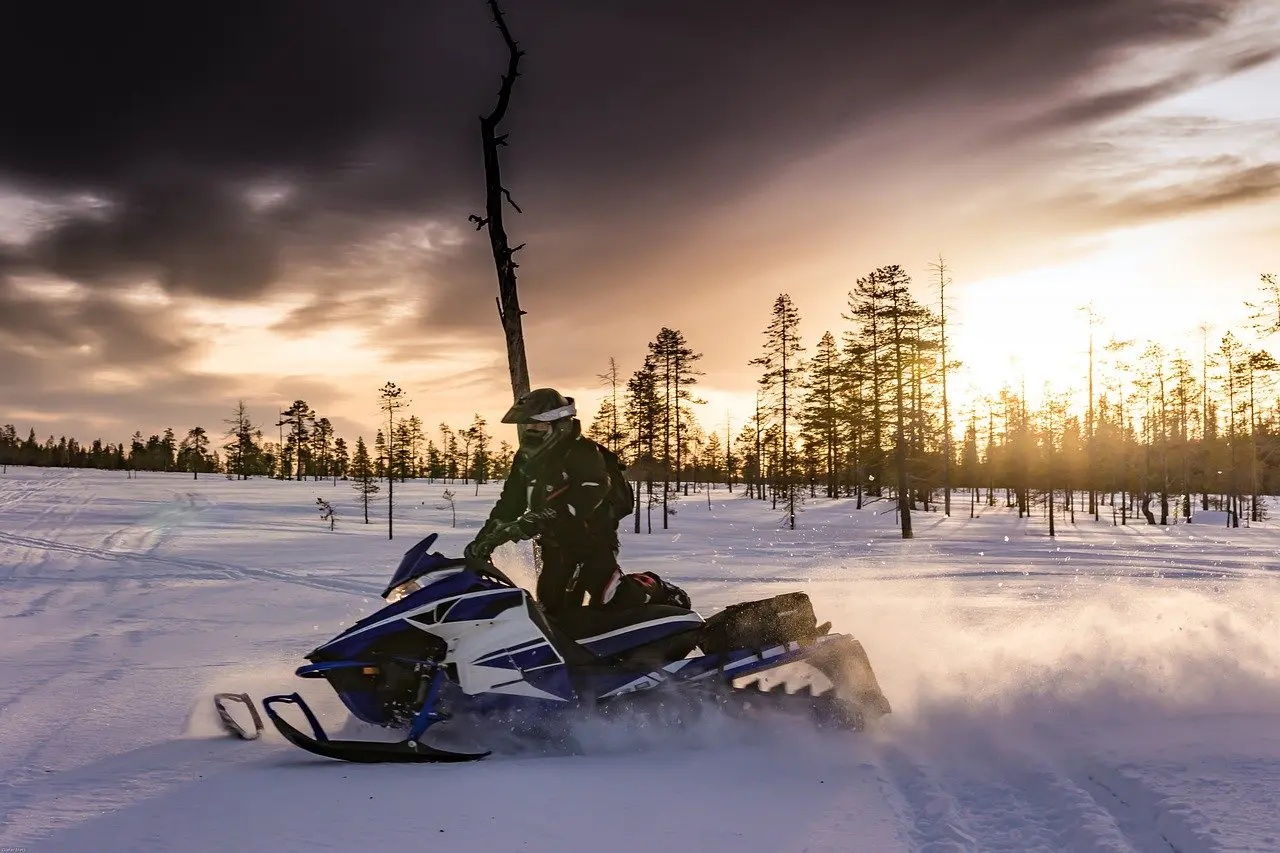 snowmobiles 2035500 1280